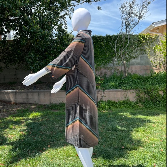 Dress - Picture 4 of 5